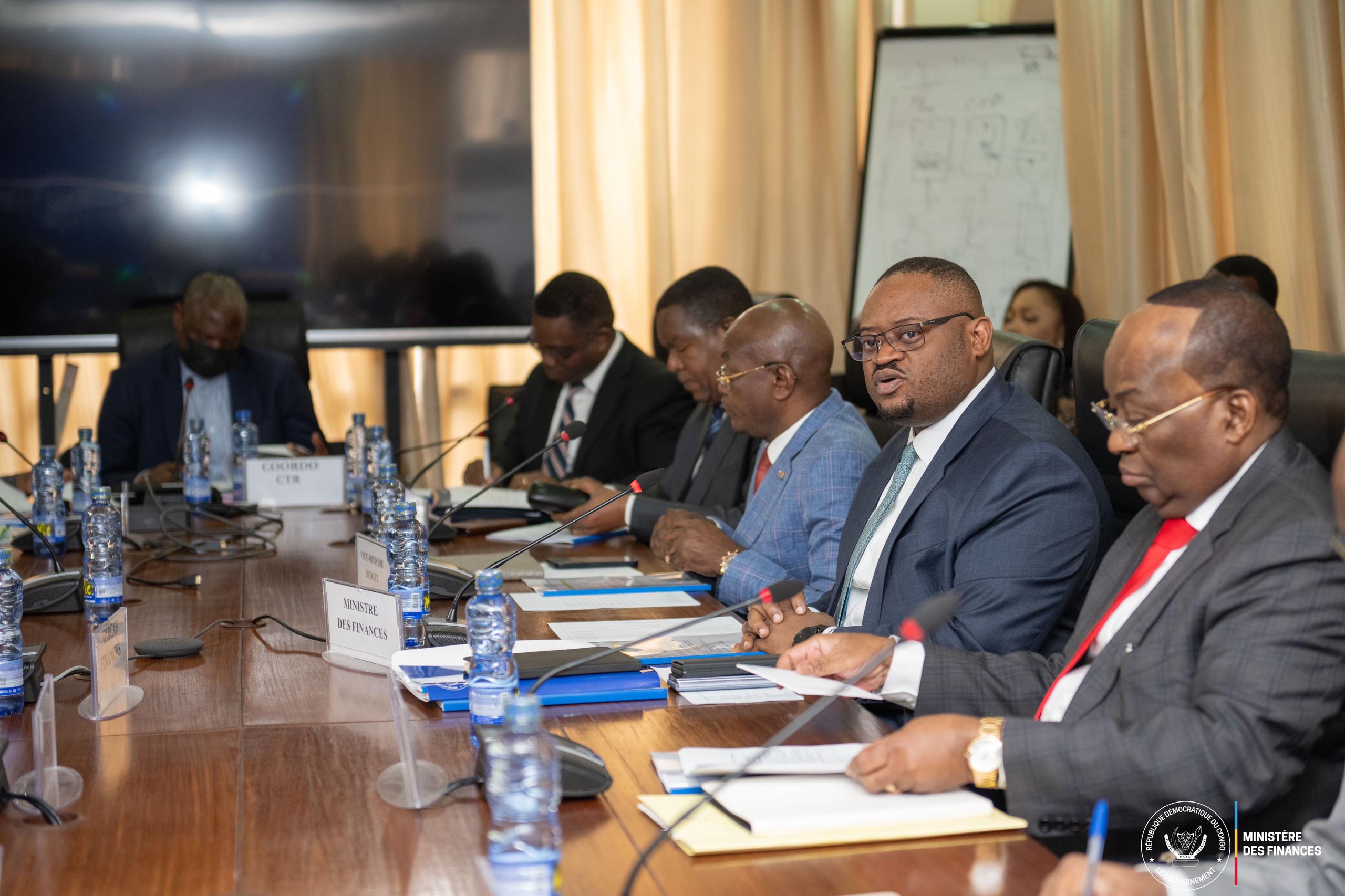 RDC : la Troïka politique, sous l’égide du Ministre des Finances, réajuste les priorités économiques