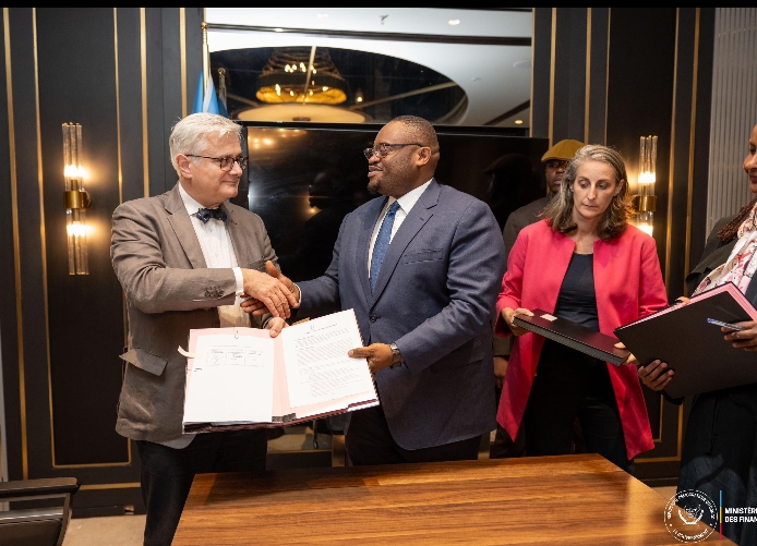 La RDC et l’AFD concluent deux accords pour les réformes économiques et le développement urbain de Boma