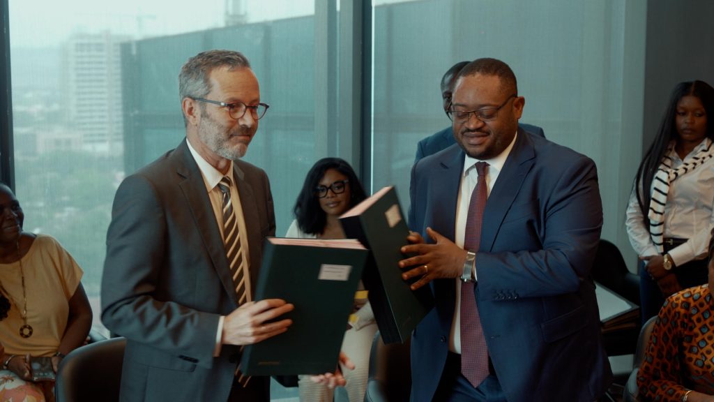 RDC : le gouvernement signe deux conventions avec AFD pour la transformation numérique et le développement durable de Boma