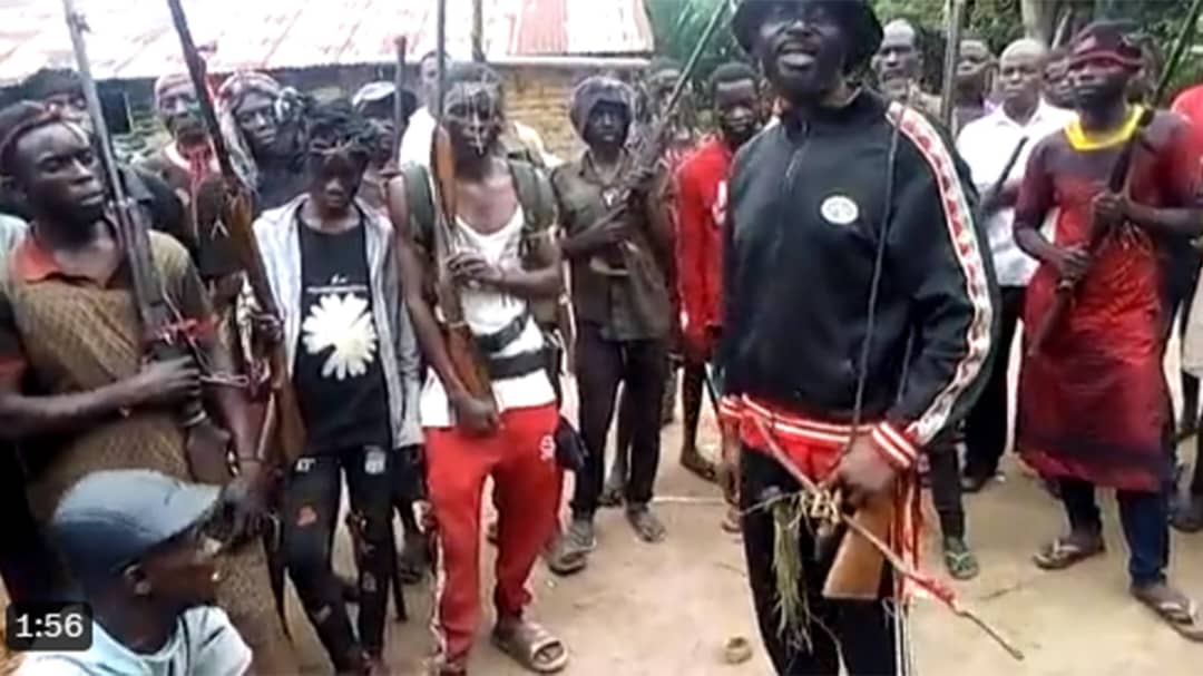 Maï-Ndombe : Des miliciens Mobondo accusés d&rsquo;enlèvements et de violences contre les civils à Kwamouth