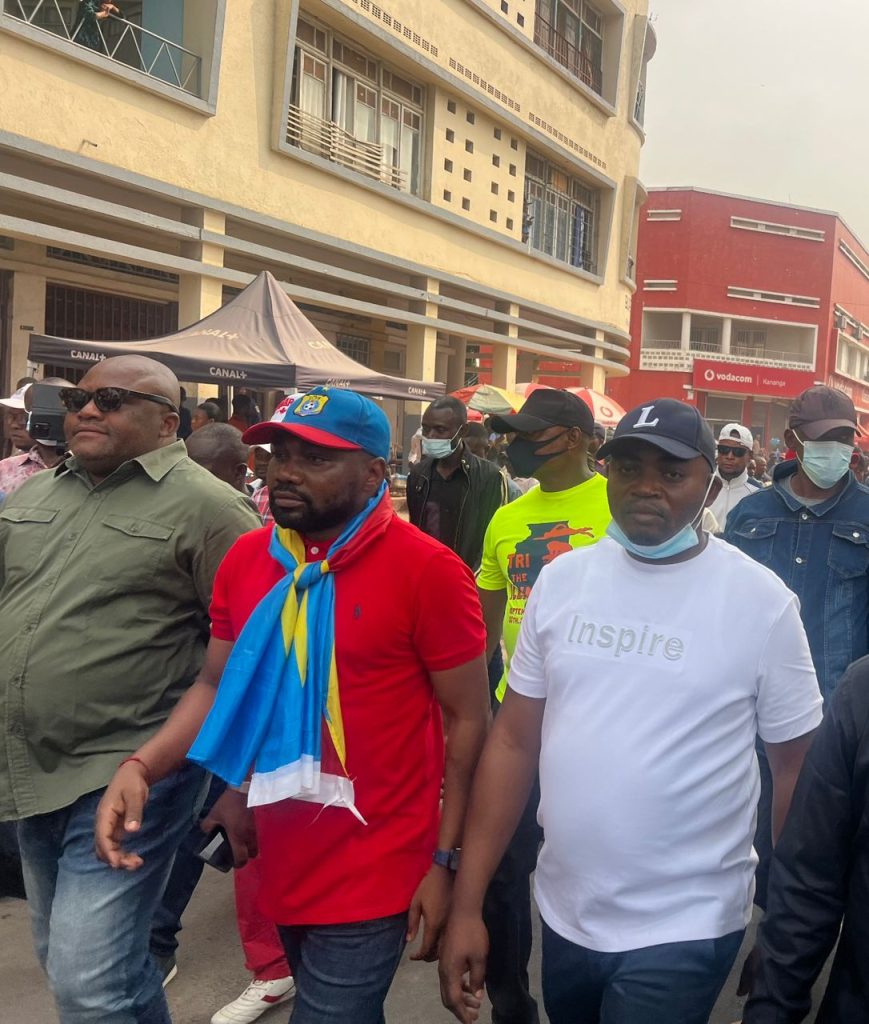 Kananga : Succès de la marche citoyenne contre la « mafia » et l&rsquo;imposture, le Député Papy-Noël Kanku remercie la population