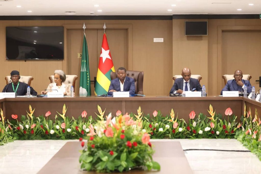 Guerre à l’Est : l’Union africaine appelle les parties en conflit à respecter leurs engagements et à privilégier les voies pacifiques