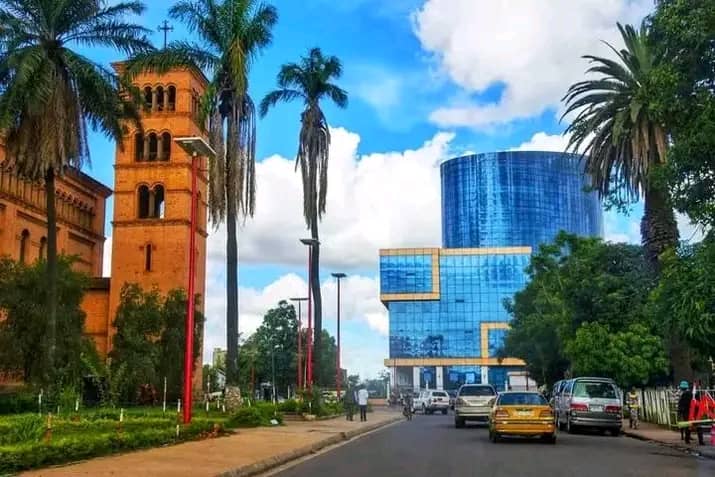 Lubumbashi : 14 présumés criminels et 6 ressortissants indiens en séjour irrégulier interpellés lors d’un bouclage