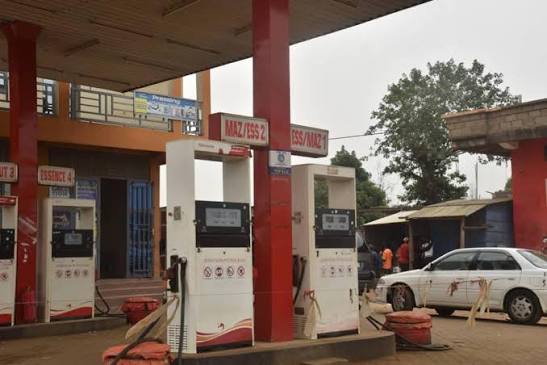 Beni : baisse drastique du prix d&rsquo;un litre d&rsquo;essence