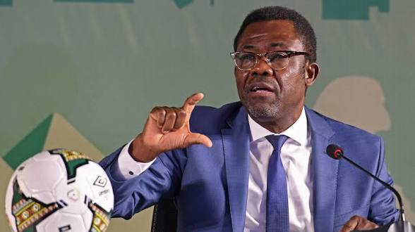 Ascension encadrée de Véron Mosengo-Omba à la tête de la FECOFA : entre quête de gloire bon marché et fuite de l&rsquo;émulation par trafic d&rsquo;influence