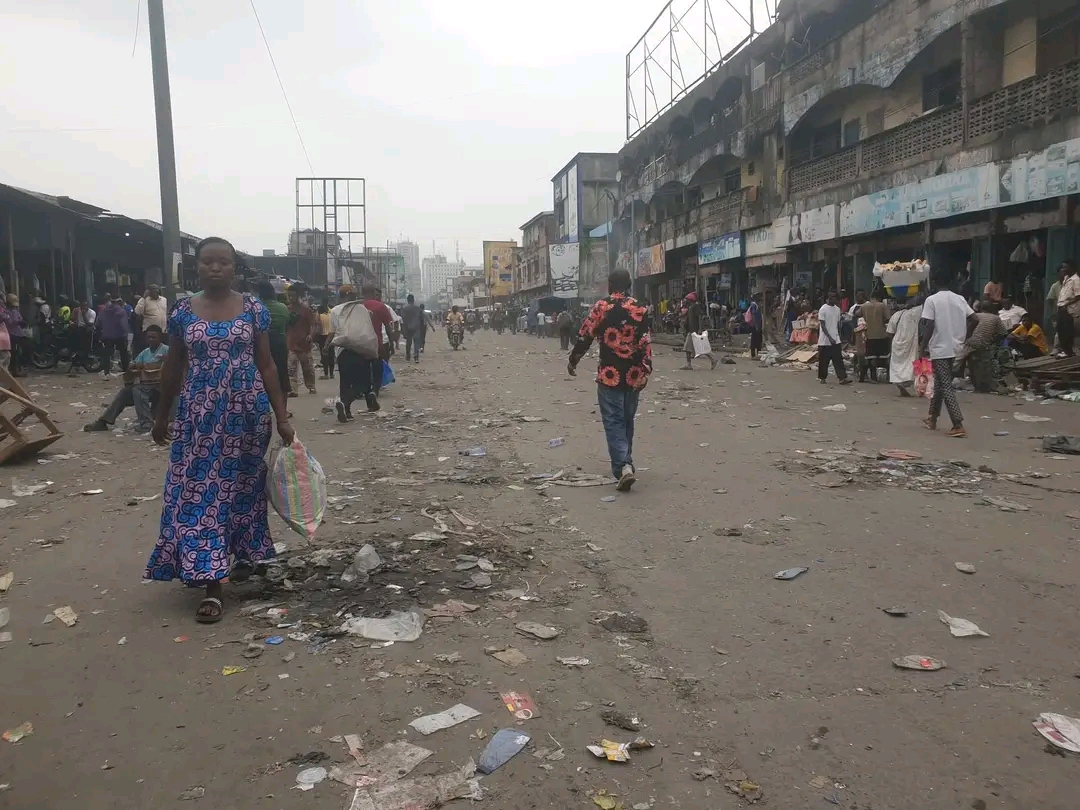 Kinshasa : Daniel Bumba ordonne la libération immédiate des abords du Marché Central