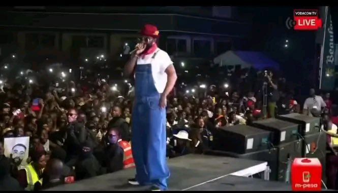 Kinshasa : Fally Ipupa enflamme le terrain Assossa pour le premier de ses concerts gratuits