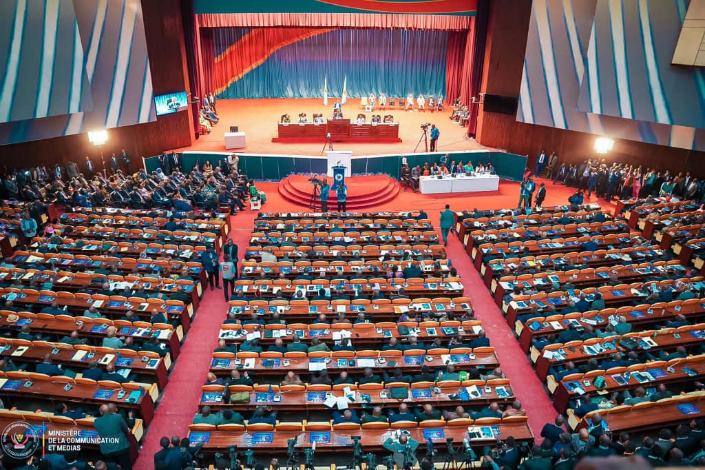 RDC : les députés nationaux examinent ce mardi les résultats de 5 ans d’état de siège dans l’Est RDC : les députés nationaux examinent ce mardi les résultats de 5 ans d’état de siège dans l’Est