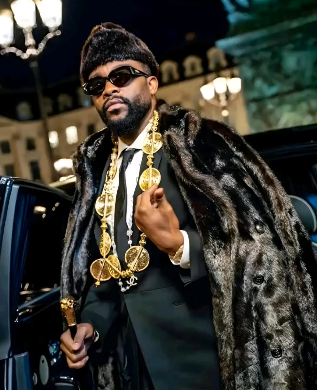 Fally Ipupa au panthéon de la rumba : décoré chevalier de l’ordre national du Léopard après son triomphe au Stade de France
