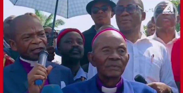 RDC : L&rsquo;archevêque Ejiba « seul » dans les rues de Kinshasa pour défendre le changement de la Constitution