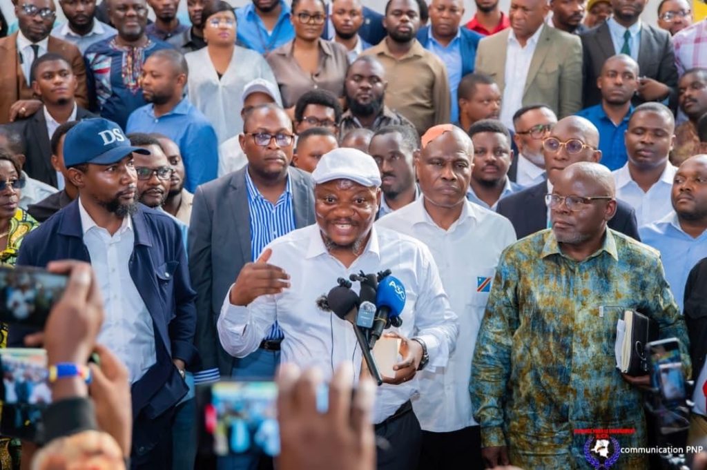 Dialogue national : le « coup de maître » de Tshisekedi qui désarme la rue (Décryptage)