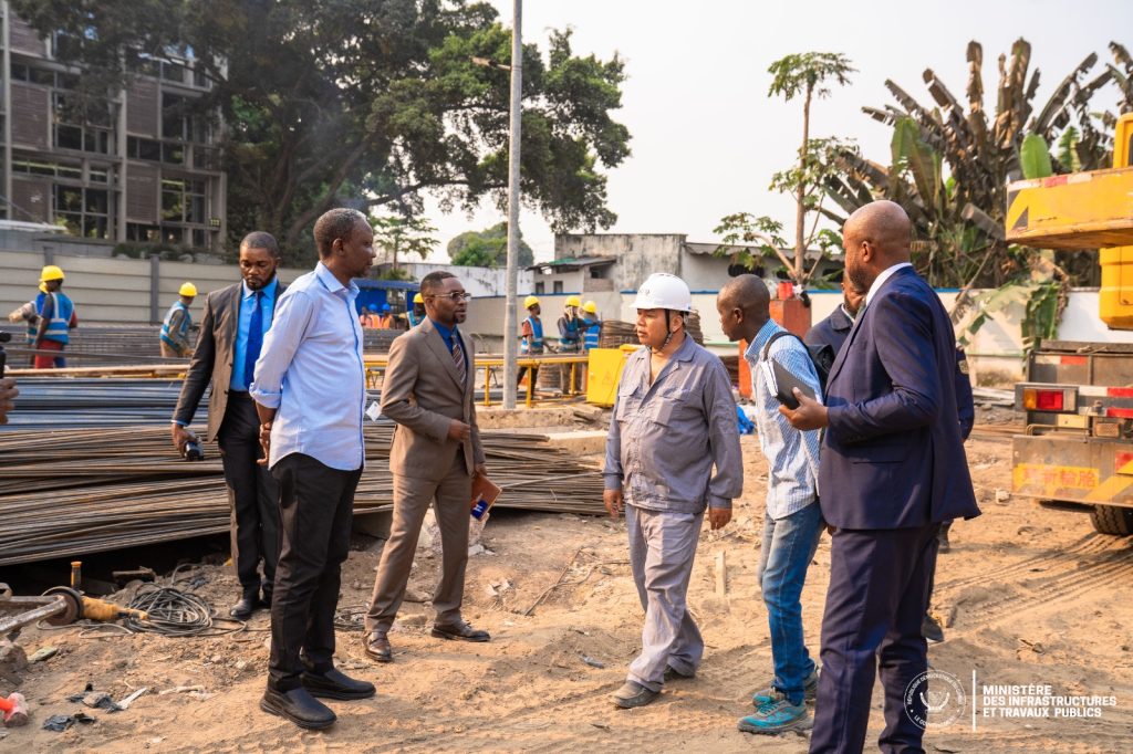 Infrastructures en RDC : le Ministre John Banza Lunda en visite d’inspection sur le site du Centre des infrastructures Félix-Antoine Tshisekedi (CIFFAT)