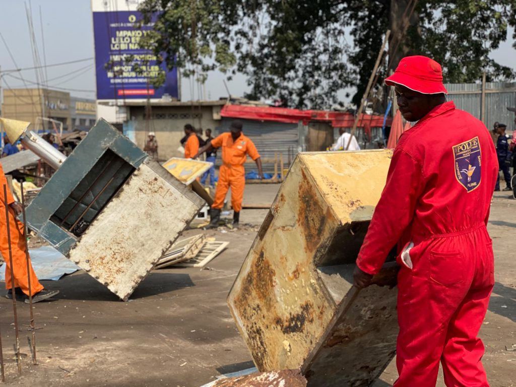 Kinshasa : le marché pirate de l&rsquo;avenue Kasa-Vubu démantelé par la police près du Stade des Martyrs