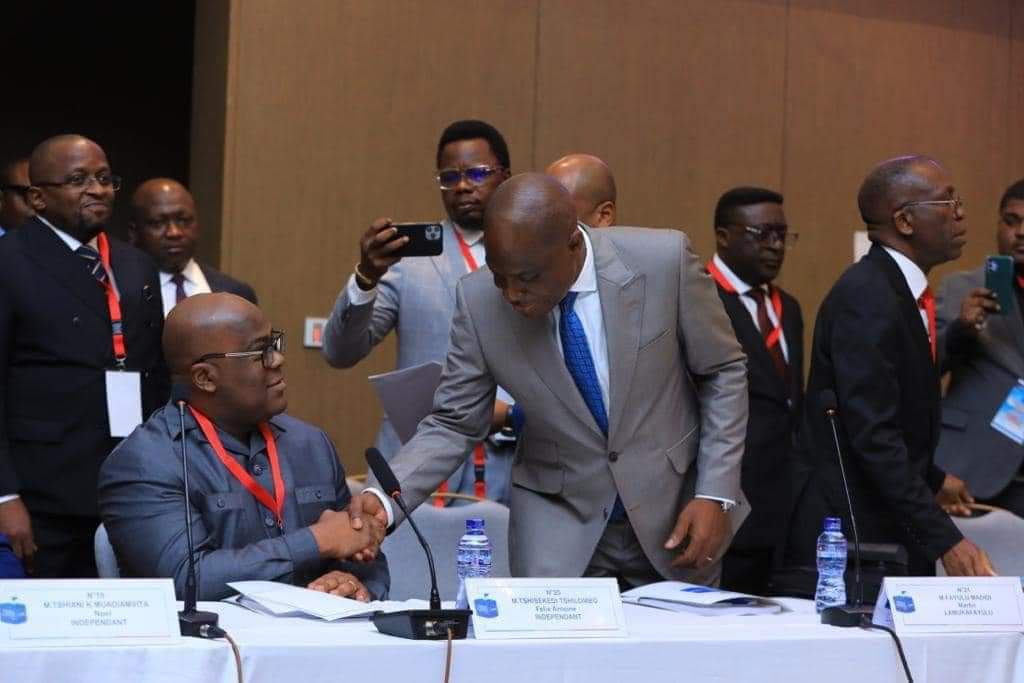 RDC : De la restitution du passeport de Kamitatu au transfèrement de Minaku et Shadary, le pouvoir tente-t-il d’apaiser l’opposition ?