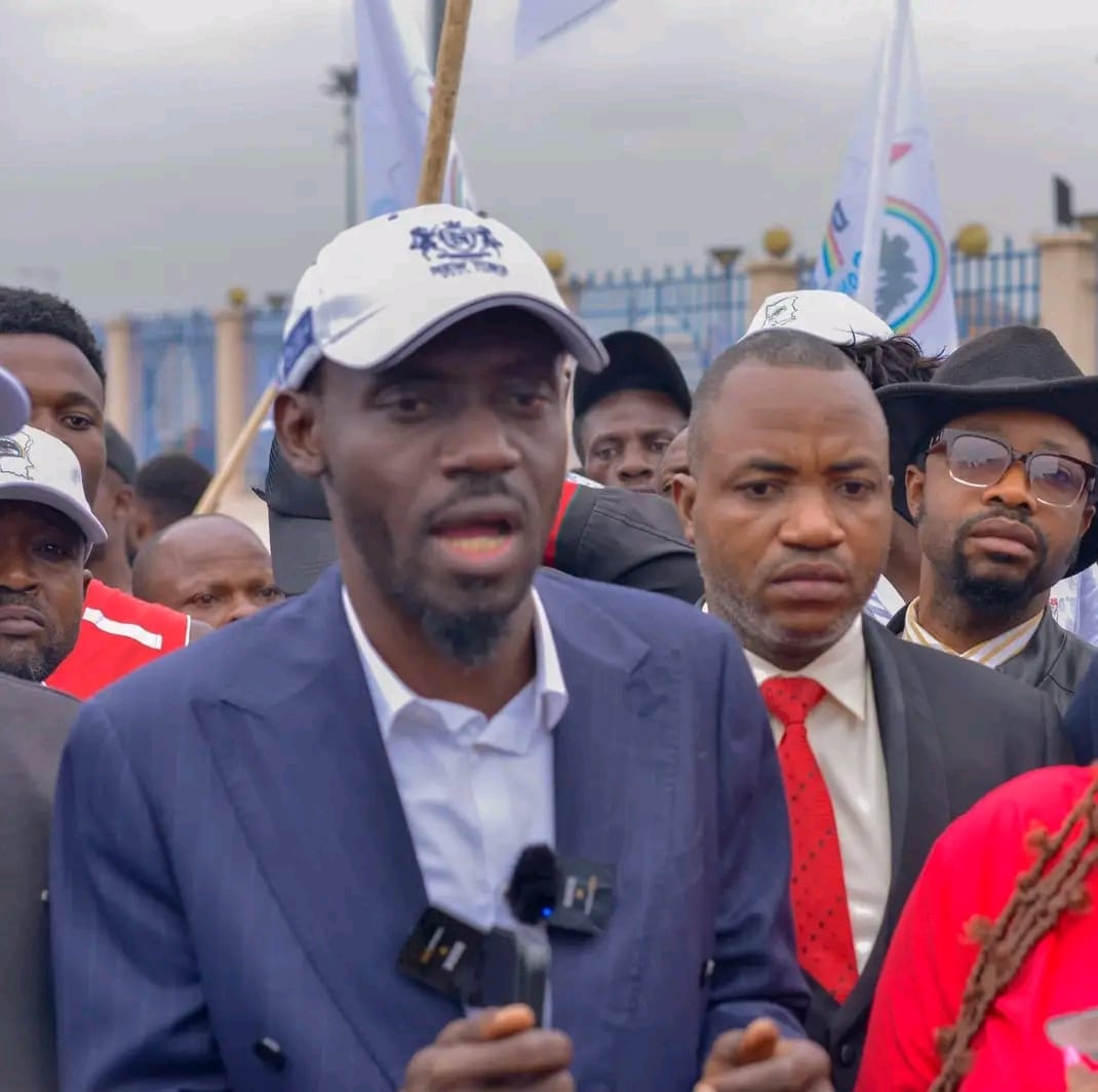 RDC : Prince Epenge voit dans le renvoi de la loi référendaire un « petit pas vers l’apaisement » RDC : Prince Epenge voit dans le renvoi de la loi référendaire un « petit pas vers l’apaisement »