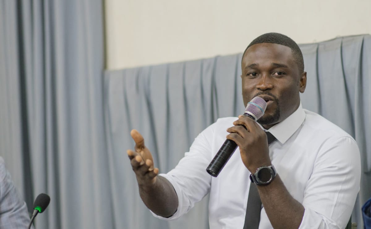 Crise dans l’Est : Seth Kikuni accuse le pouvoir d’utiliser le nationalisme pour exclure une partie de Congolais et faire taire les voix critiques