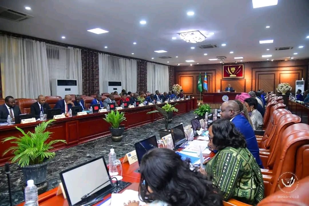 RDC : le gouvernement adopte le projet de budget 2027 à hauteur de 24,8 milliards de dollars RDC : le gouvernement adopte le projet de budget 2027 à hauteur de 24,8 milliards de dollars