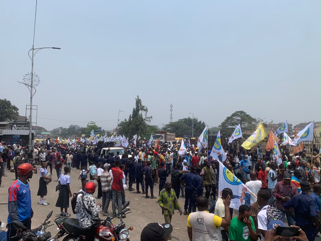 Marche de la C64 : Kabund et Sesanga escortés par la Police, des manifestants font demi-tour