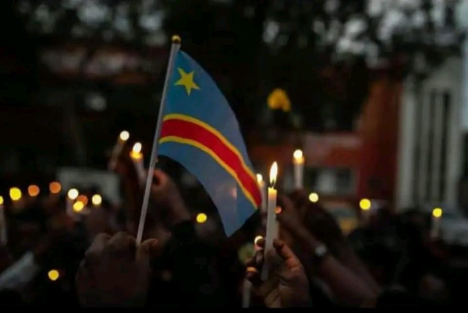 RDC : Félix Tshisekedi décrète un deuil national et la mise en berne des drapeaux après la mort tragique de deux hauts magistrats militaires