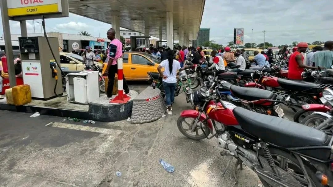 Pas de pénurie de carburants à Kinshasa : le ministère des Hydrocarbures rassure et renforce les livraisons nocturnes