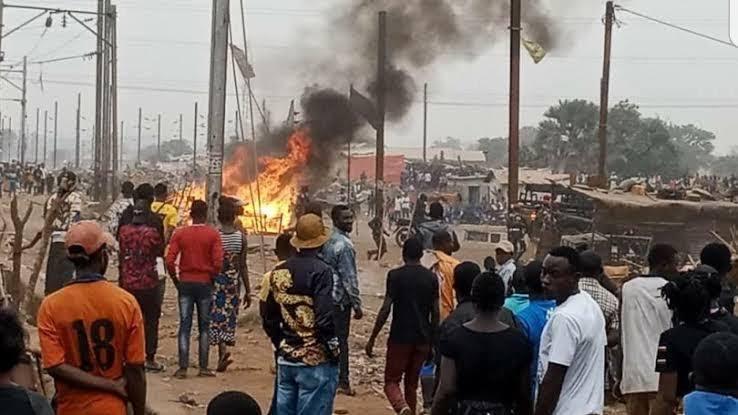 Lualaba : trois jours de manifestations de creuseurs à Kolwezi, la tension reste vive Lualaba : trois jours de manifestations de creuseurs à Kolwezi, la tension reste vive