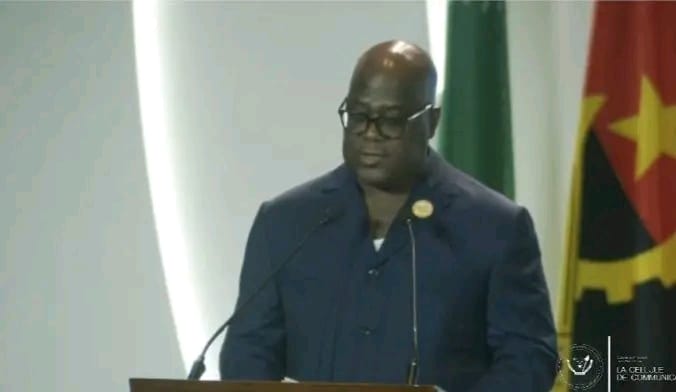 À Luanda, Félix Tshisekedi appelle à intégrer la paix dans le co-développement
