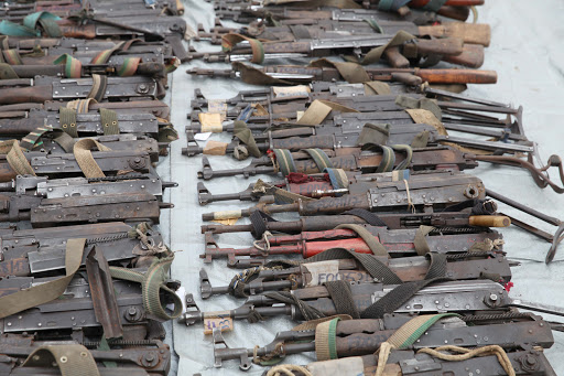 Haut-Katanga : des armes à feu et des munitions saisies par les FARDC après des affrontements avec les Maï-maï Haut-Katanga : des armes à feu et des munitions saisies par les FARDC après des affrontements avec les Maï-maï